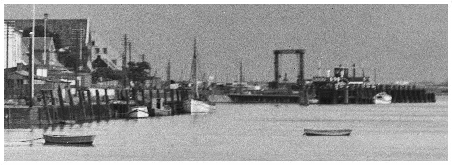Færgen i havn - Udsnit af ovenstående foto
