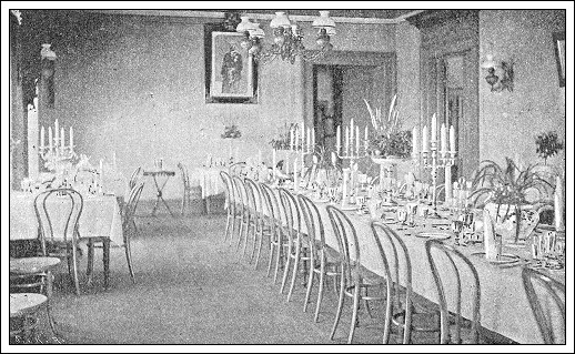 Fra Fan&oslash; Nords&oslash;bad: Table d'hote-salen i Hotel Kongen af Danmark