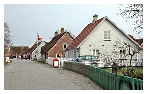 Hovedgaden i Sønderho bærer gadenavnet Landevejen