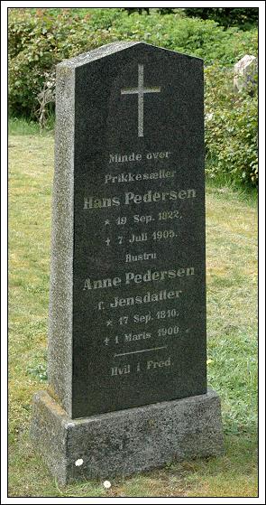 Prikkes&aelig;tter Hans Pedersens gravsten
