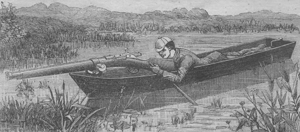 En skydepram monteret med en sv&aelig;rt kalibreret punt gun