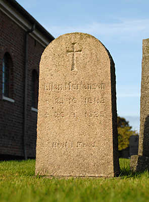Ellen Mortensen blev 82 år. Her ses hendes gravsten på Sønderho Kirkegård